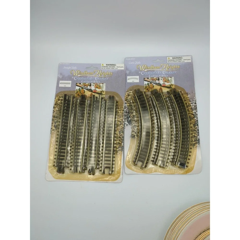Cobblestone Corners Train Tracks Wyndam Heights 8 Curved & 8 Straight Rails Accy